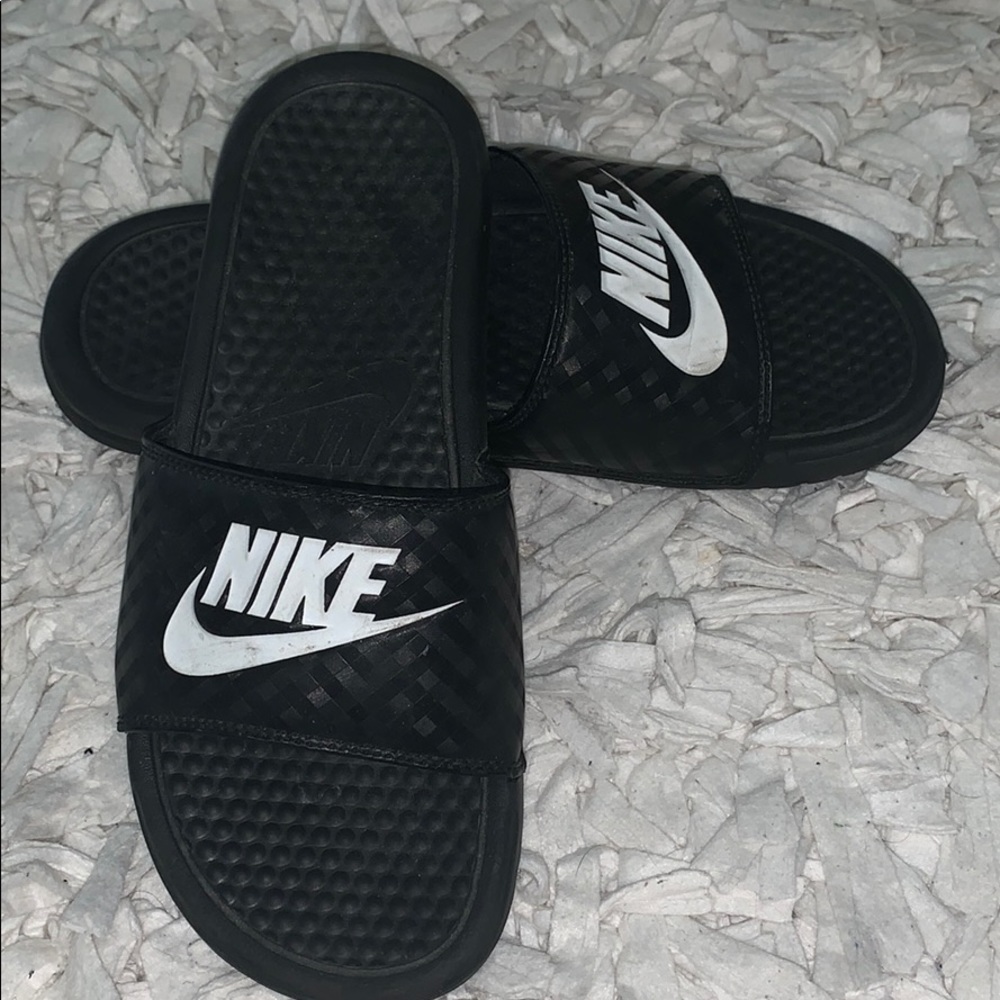 NIKE- black slides